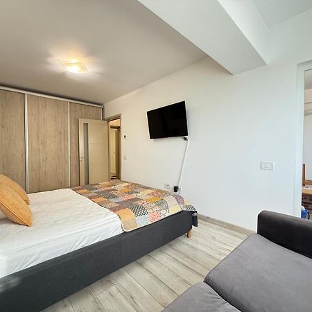Smart Stay Studio With Free Parking Яссы Экстерьер фото