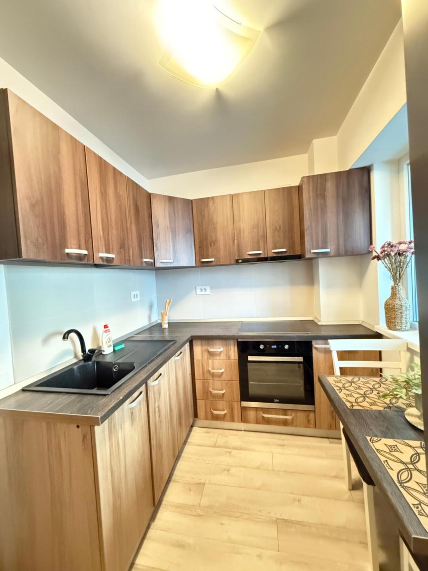 Smart Stay Studio With Free Parking Яссы Экстерьер фото