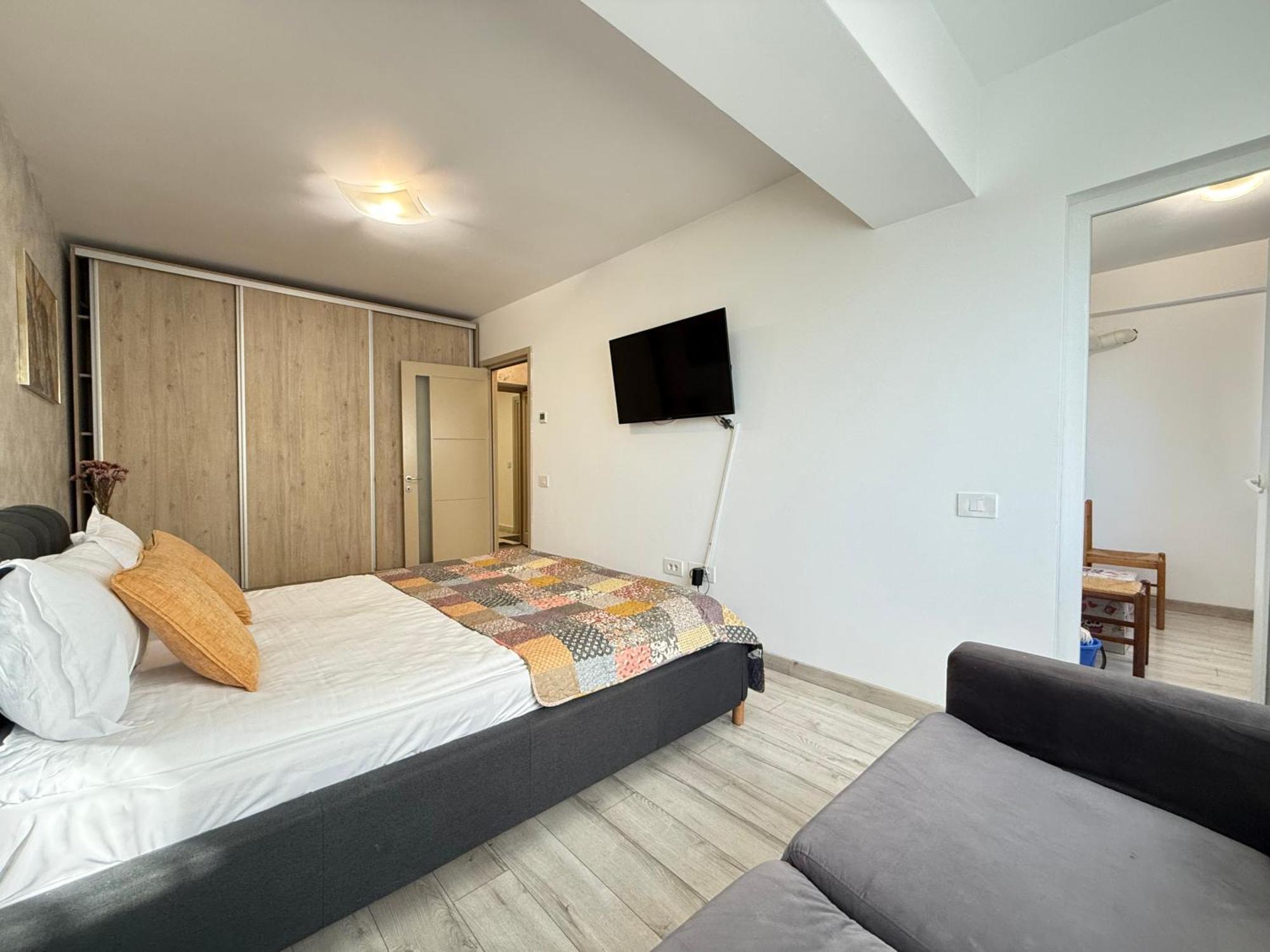 Smart Stay Studio With Free Parking Яссы Экстерьер фото
